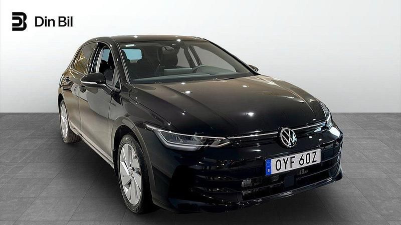 Ny VW Golf VIII Life 150 HK (110 kW) 2025 Svart (grenadilla black metallic) Kombi