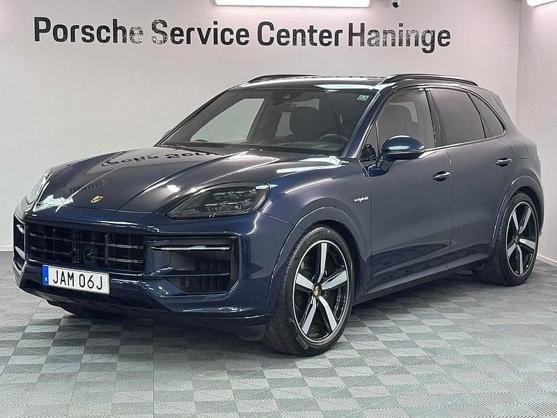 Begagnad Porsche Cayenne 305 HK (224 kW) 2023 Mörkblå SUV
