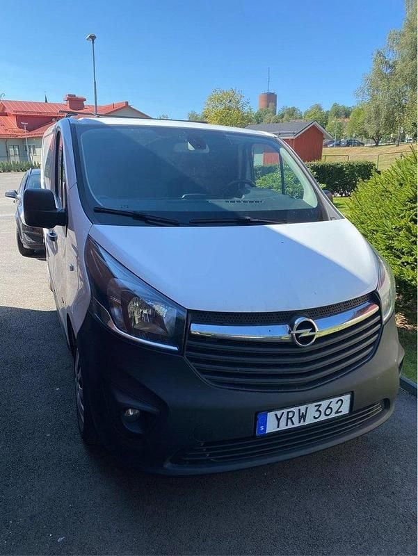 Vit Begagnad 2018 Opel Vivaro Van | 119 000 kr (Superpris) - Bild 1/4