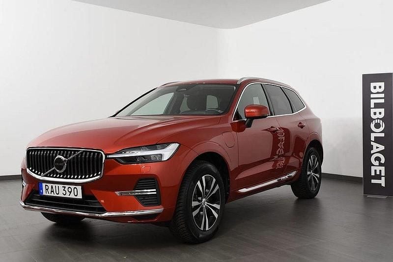 Röd Begagnad 2023 Volvo XC60 Core SUV | 499 800 kr (Marknadspris) - Bild 1/4