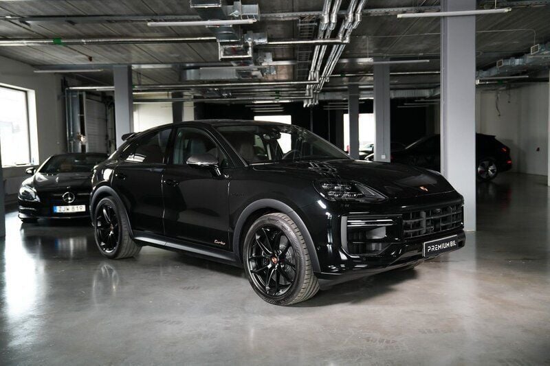 Begagnad 2025 Porsche Cayenne Turbo S SUV | 2 495 000 kr - Bild 1/4