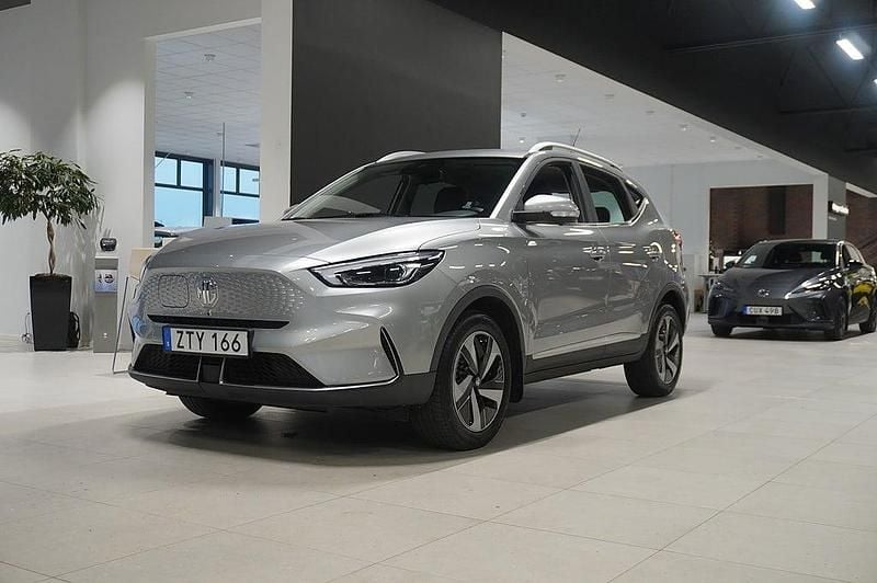 Grå Begagnad 2022 MG ZS Luxury SUV | 219 900 kr (Marknadspris) - Bild 1/4