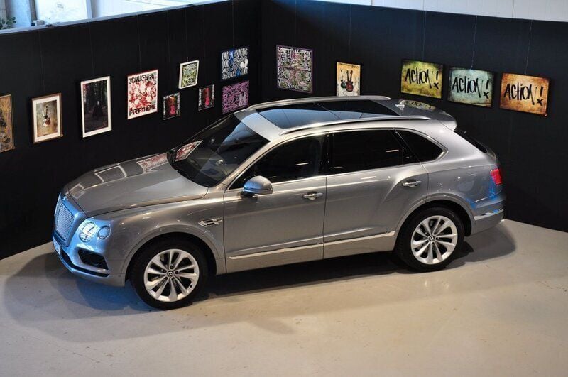 Begagnad 2018 Bentley Bentayga SUV | 1 095 000 kr - Bild 1/4