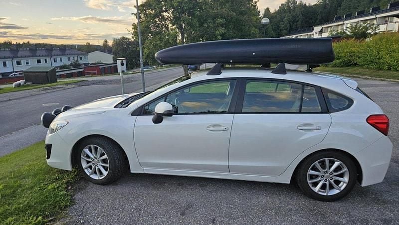 Vit Begagnad 2013 Subaru Impreza Halvkombi | 85 000 kr (Marknadspris) - Bild 1/4