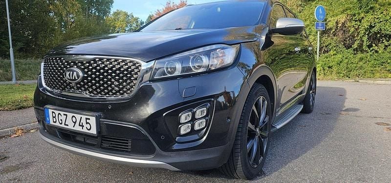 Svart Begagnad 2017 Kia Sorento SUV | 239 000 kr (Marknadspris) - Bild 1/4