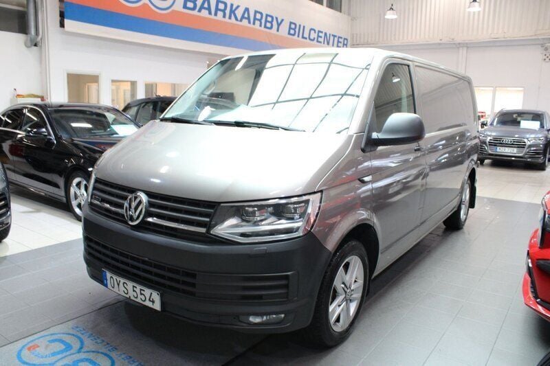 Ljusbrun (brun) Begagnad 2016 VW T6 Van | 174 900 kr (Superpris) - Bild 1/4