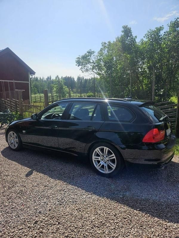 Begagnad 2011 BMW 325 Kombi | 45 000 kr (Bra pris) - Bild 1/1