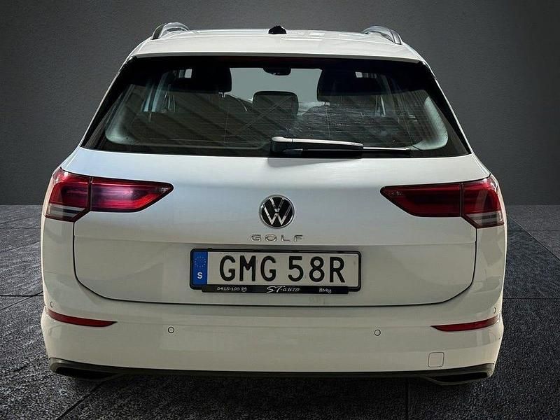 Begagnad VW Golf VIII 116 HK (85 kW) 2022 Vit Kombi