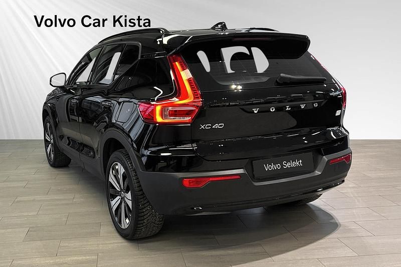 Begagnad Volvo XC40 Single Motor 175 kW (238 HK) 2022 Svart SUV