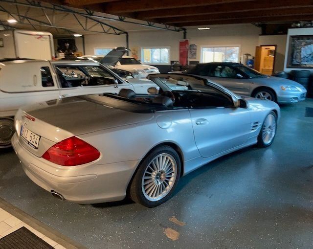 Silver Begagnad 2002 Mercedes SL500 Cab | 169 500 kr (Lite dyr) - Bild 1/4