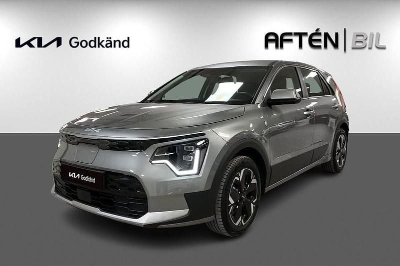 Grå Begagnad 2023 Kia e-Niro SUV | 349 800 kr (Marknadspris) - Bild 1/3
