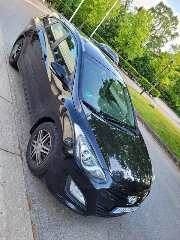 Svart Begagnad 2013 Hyundai i30 Kombi | 47 000 kr (Bra pris) - Bild 1/4