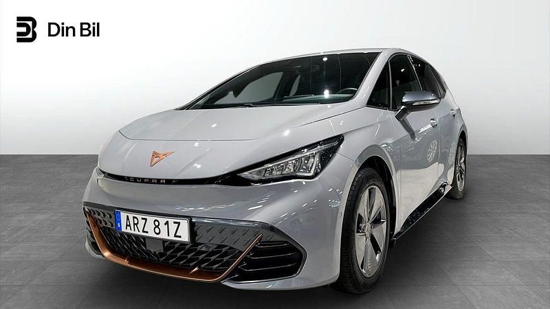 Ljusgrå (vapor grey) Begagnad 2022 Cupra Born Halvkombi | 264 900 kr (Bra pris) - Bild 1/4