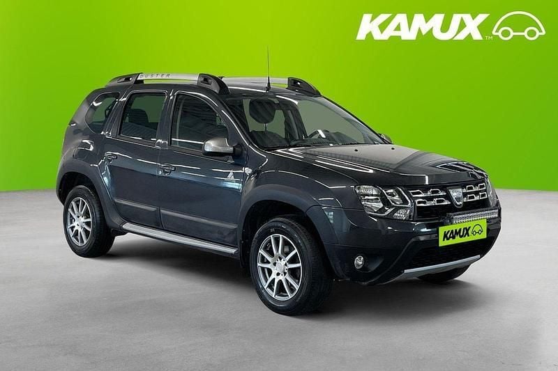 Silver/grå Begagnad 2016 Dacia Duster Adventure SUV | 127 800 kr (Marknadspris) - Bild 1/4