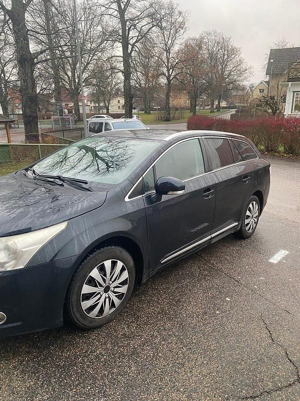 Begagnad Toyota Avensis Multidrive S 147 HK (108 kW) 2011 Kombi