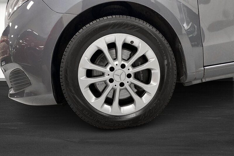 Begagnad Mercedes V250 191 HK (140 kW) 2016 Grå Minibuss