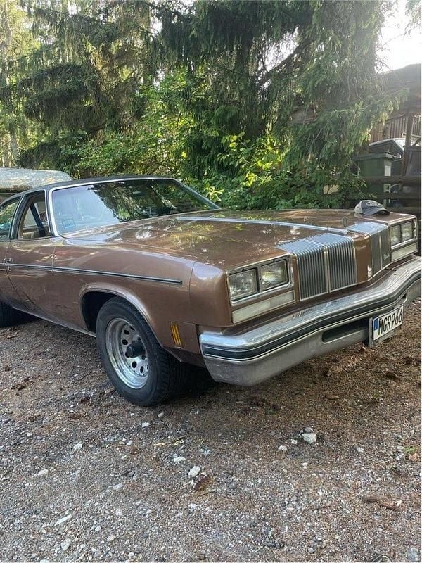 Begagnad 1976 Oldsmobile Supreme Sedan | 55 000 kr - Bild 1/4