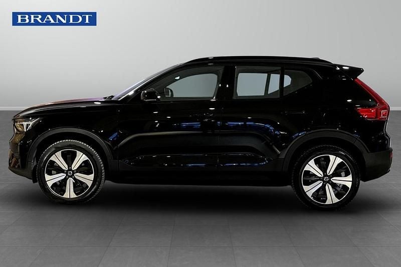 Begagnad Volvo XC40 Single Motor 175 kW (238 HK) 2023 Svart SUV