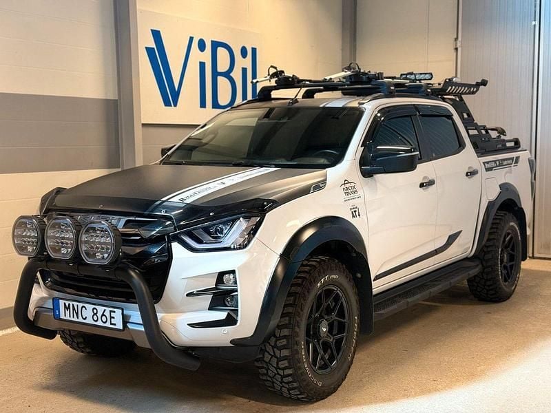 Grå Begagnad 2022 Isuzu D-Max Pickup | 579 900 kr (Marknadspris) - Bild 1/4