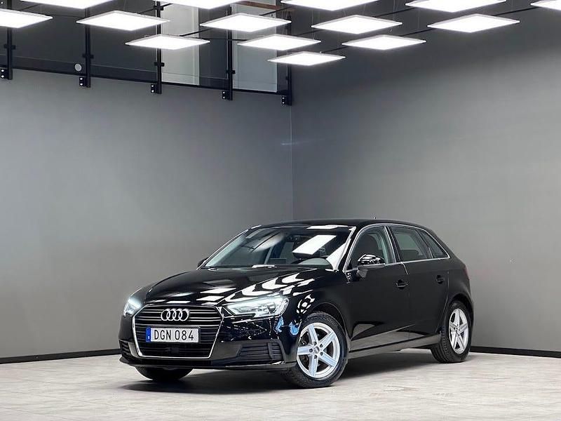 Svart Begagnad 2019 Audi A3 Proline Sedan | 189 900 kr (Bra pris) - Bild 1/3