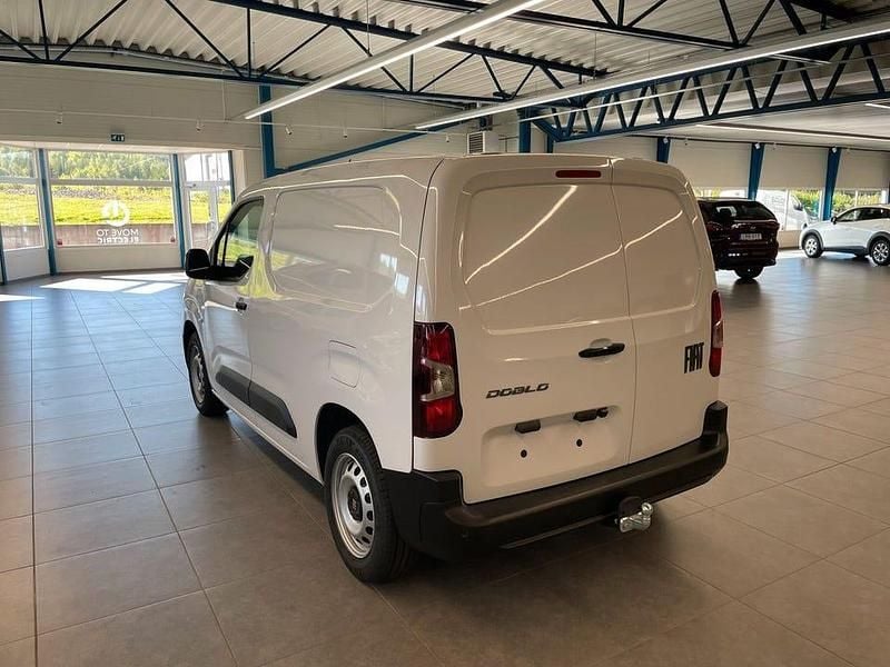 Ny Fiat Doblò 131 HK (96 kW) 2025 Vit Minibuss