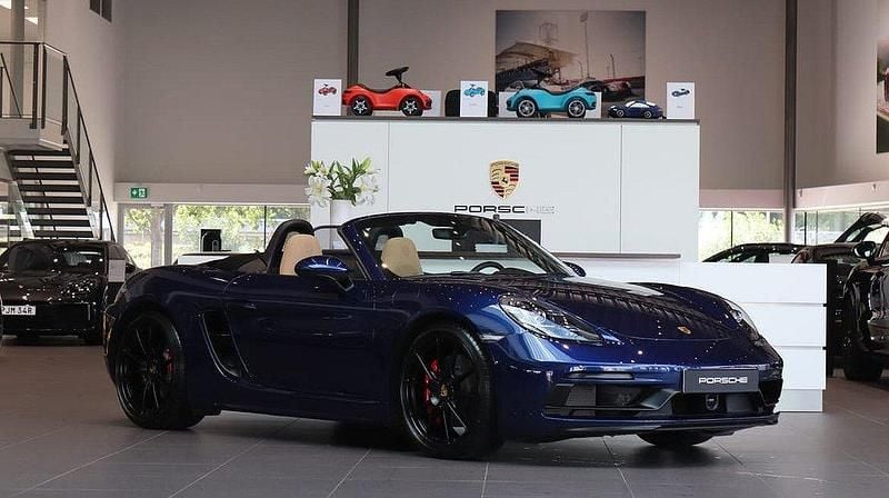 Flerfärgad Begagnad 2022 Porsche 718 Boxster GTS Cab | 995 000 kr - Bild 1/4