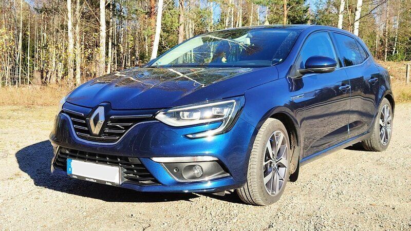 Blå Begagnad 2016 Renault Mégane IV Bose Edition Halvkombi | 99 000 kr (Marknadspris) - Bild 1/4