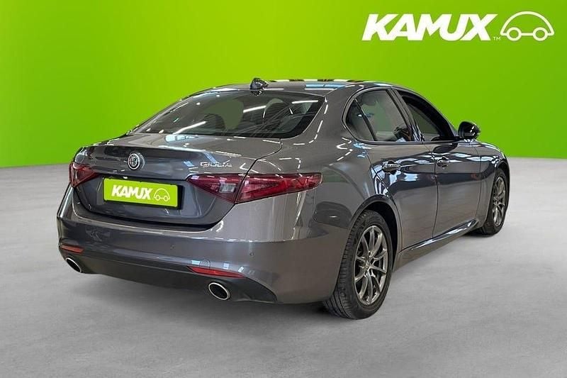 Begagnad Alfa Romeo Giulia Super 200 HK (147 kW) 2019 Grå Sedan