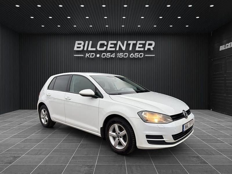 Vit Begagnad 2013 VW Golf VII Halvkombi | 89 900 kr (Lite dyr) - Bild 1/4