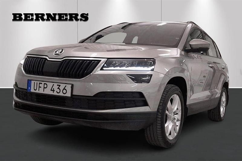 Ljusbrun (brun) Begagnad 2018 Skoda Karoq Style SUV | 224 900 kr (Marknadspris) - Bild 1/4