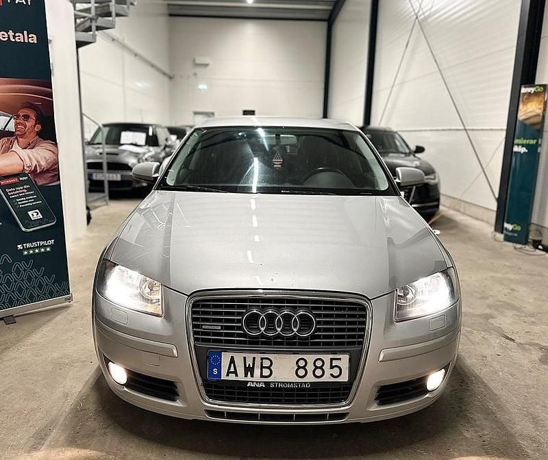 Begagnad Audi A3 Sportback Comfort 200 HK (147 kW) 2006 Silver Halvkombi