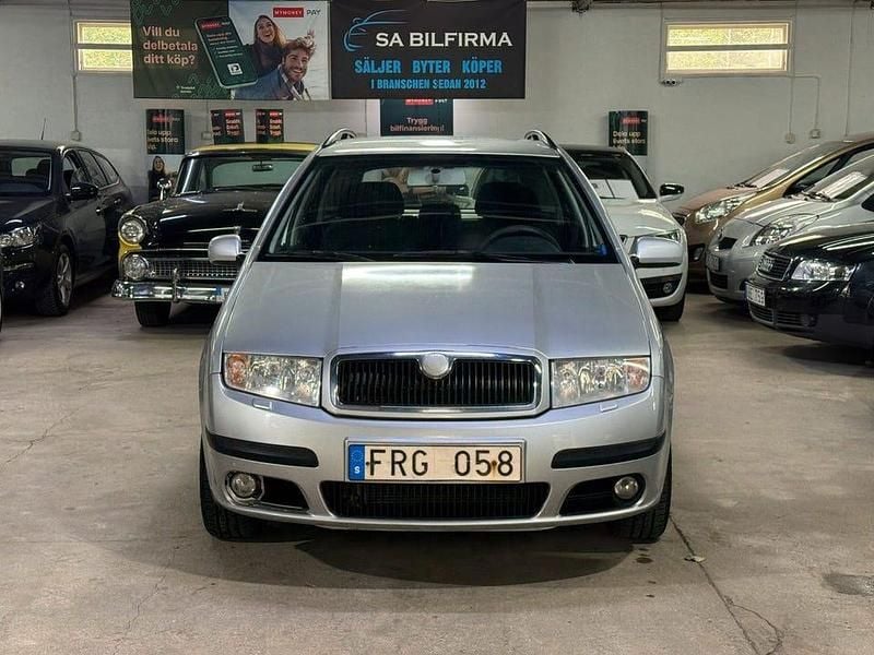 Silver Begagnad 2007 Skoda Fabia Halvkombi | 19 800 kr (Bra pris) - Bild 1/4