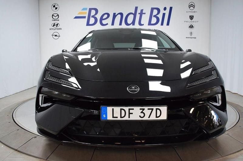 Begagnad Lotus Emeya 450 kW (612 HK) 2024 Stellar black metallic Halvkombi