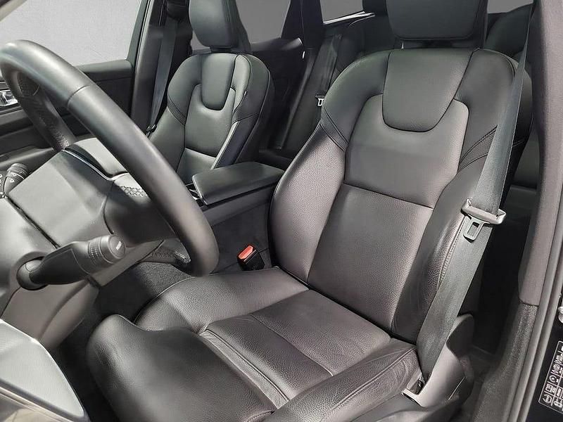 Begagnad Volvo XC60 Plus 355 HK (261 kW) 2023 Svart SUV