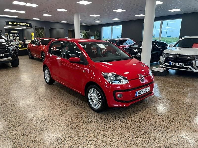 Röd Begagnad 2015 VW up! high up! Halvkombi | 69 900 kr (Marknadspris) - Bild 1/4