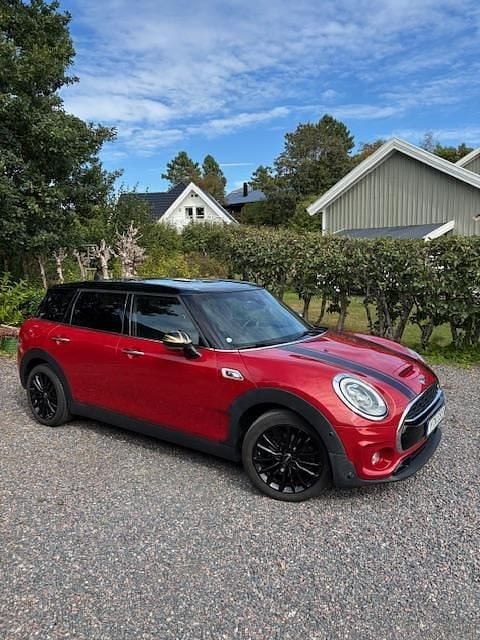Röd Begagnad 2018 Mini Cooper S Clubman Salt Kombi | 130 000 kr (Superpris) - Bild 1/3