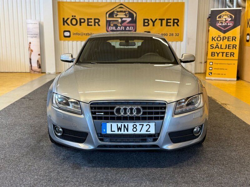Mörkgrå Begagnad 2011 Audi A5 Sportback Comfort Halvkombi | 129 900 kr (Lite dyr) - Bild 1/4