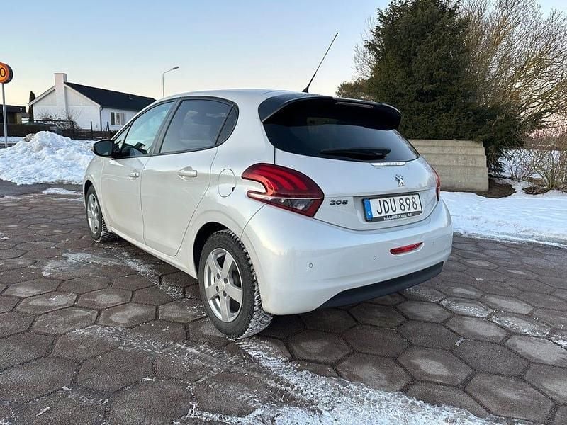 Begagnad Peugeot 208 82 HK (60 kW) 2015 Okänd Halvkombi