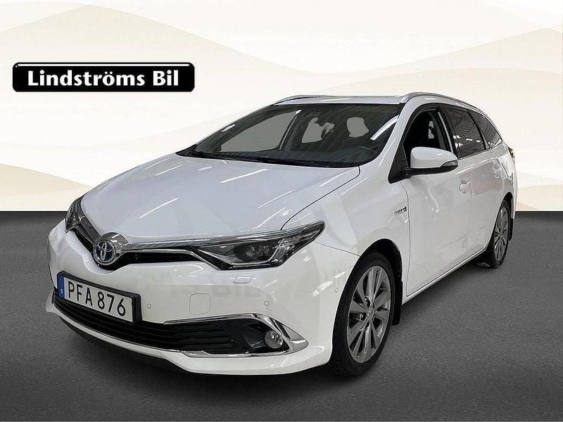 Vit Begagnad 2016 Toyota Auris Touring Sports Executive Kombi | 185 000 kr (Marknadspris) - Bild 1/3
