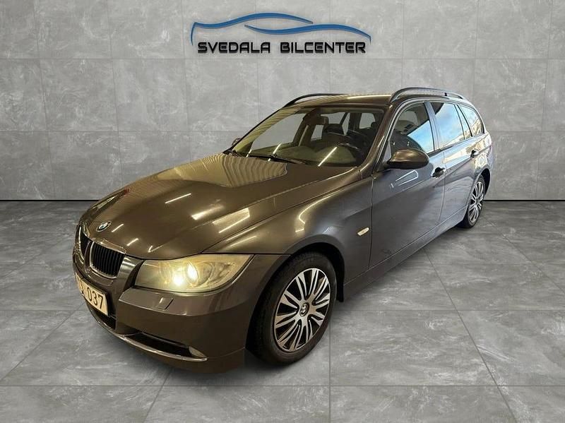 Begagnad BMW 318 Advantage 122 HK (89 kW) 2007 Grå Kombi