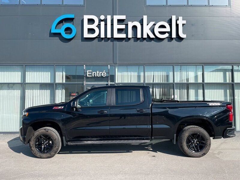 Svart Begagnad 2022 Chevrolet Silverado Van | 699 900 kr - Bild 1/4