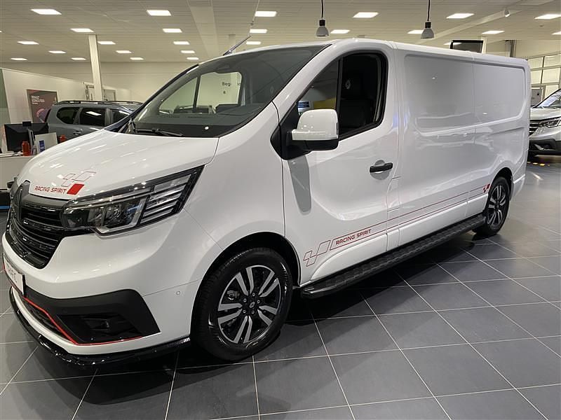 Vit Ny 2026 Renault Trafic Minibuss | 549 900 kr - Bild 1/4