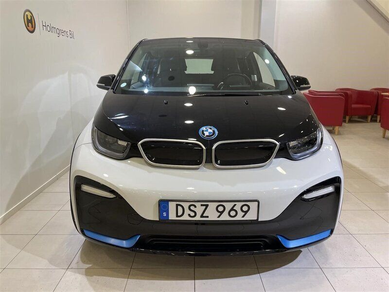 Begagnad BMW i3 Comfort Edition 135 kW (184 HK) 2021 Vit Halvkombi