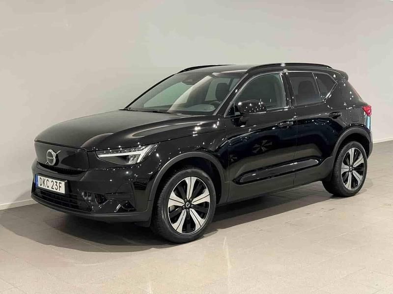 Svart Begagnad 2023 Volvo XC40 Single Motor SUV | 334 500 kr - Bild 1/1