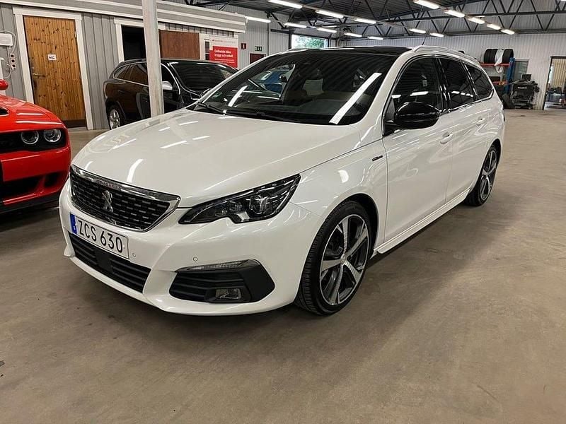 Vit Begagnad 2017 Peugeot 308 GT-line Kombi | 129 900 kr (Lite dyr) - Bild 1/4
