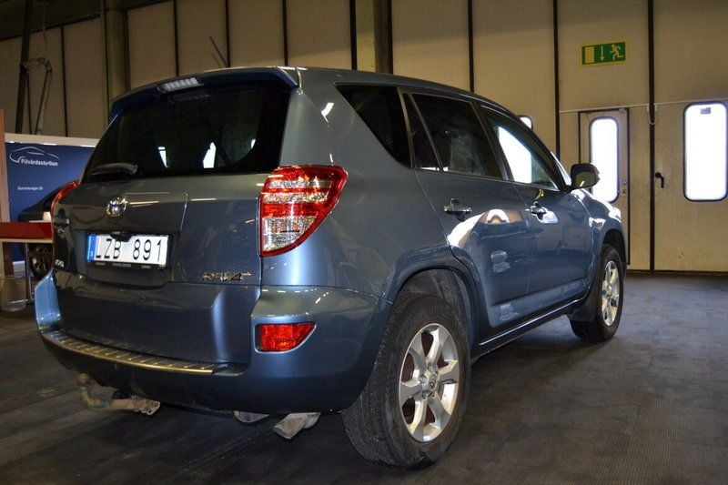 Begagnad Toyota RAV4 158 HK (116 kW) 2011 Blå SUV