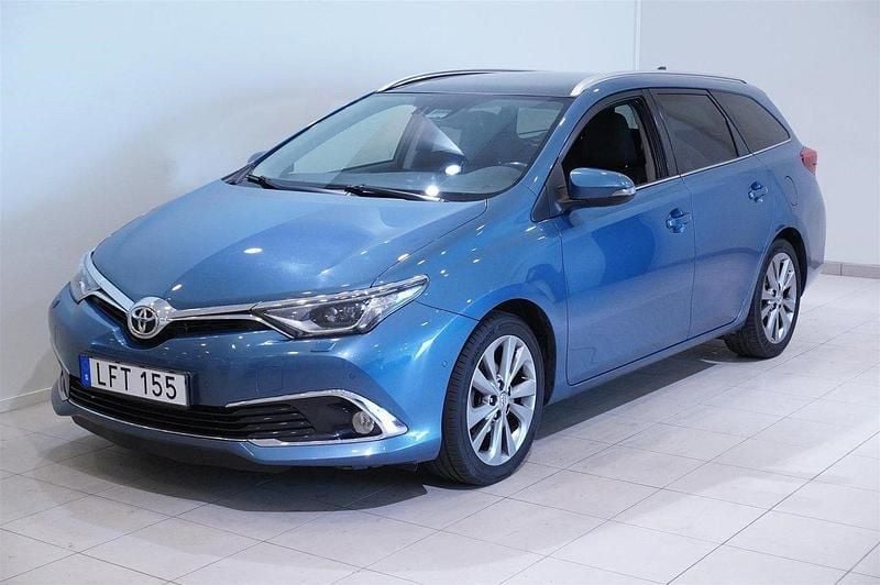 Blå Begagnad 2015 Toyota Auris Executive Kombi | 154 900 kr (Lite dyr) - Bild 1/4