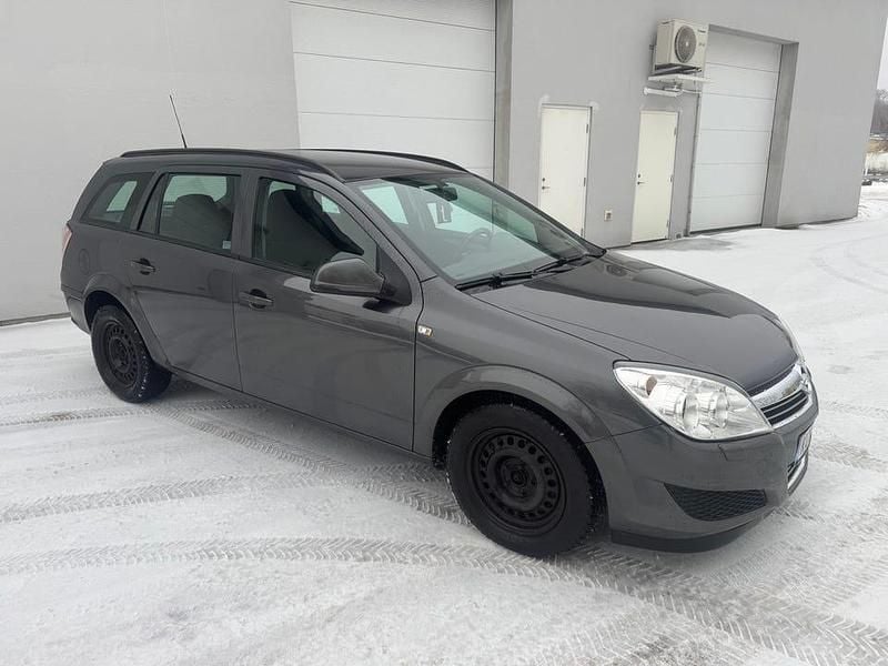 Begagnad Opel Astra 115 HK (84 kW) 2010