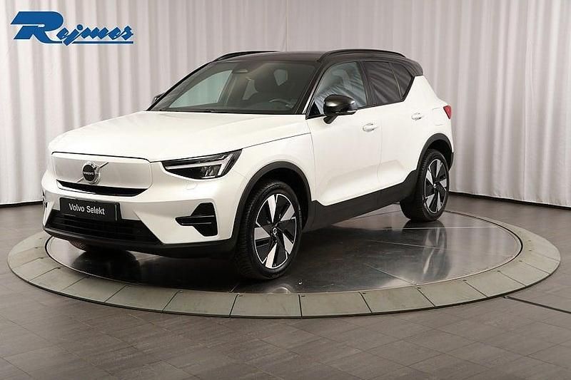 Crystal vit metallic Begagnad 2024 Volvo XC40 Core SUV | 399 900 kr (Dyr) - Bild 1/4