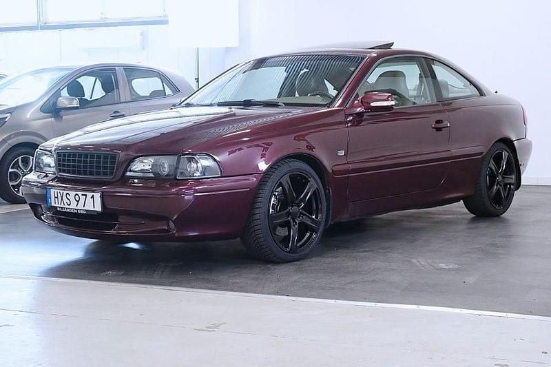 Begagnad Volvo C70 239 HK (175 kW) 1998 Mörkröd Sportkupé